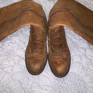 Boots with ruffle detail